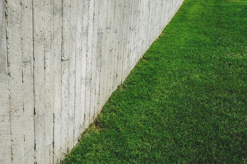 Concrete retaining wall in Visalia, CA